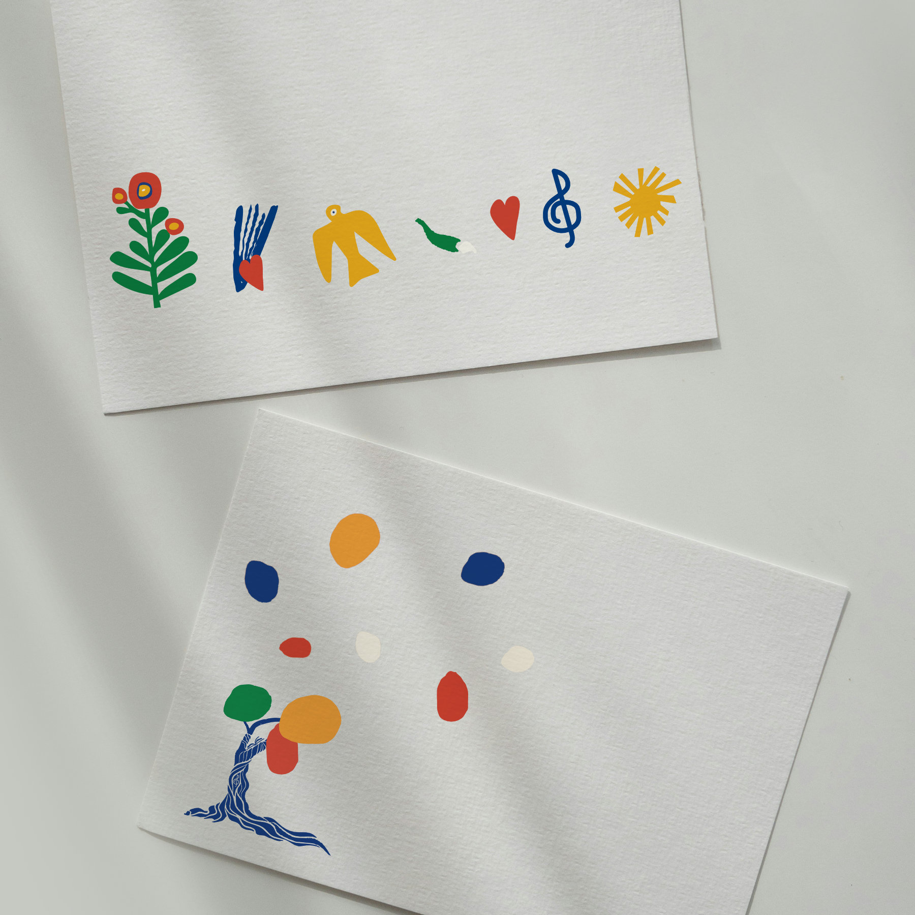 Die spielerischen Illustrationen ergänzen das Corporate Design und sorgen für Wiedererkennung auf allen Medien - vielseitig einsetzbar für Print, Web und Merchandise Verschiedene kleine Illustrationen als Teil des visuellen Erscheinungsbilds der Grundschule, flexibel einsetzbar im Designsystem